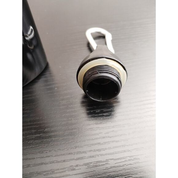 Gears of War 3 Rare Promo Canteen with Carabiner Clip - Picture 7 of 7